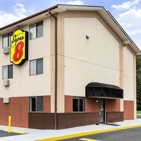 Super 8 By Wyndham Chester/Richmond Area Exterior foto